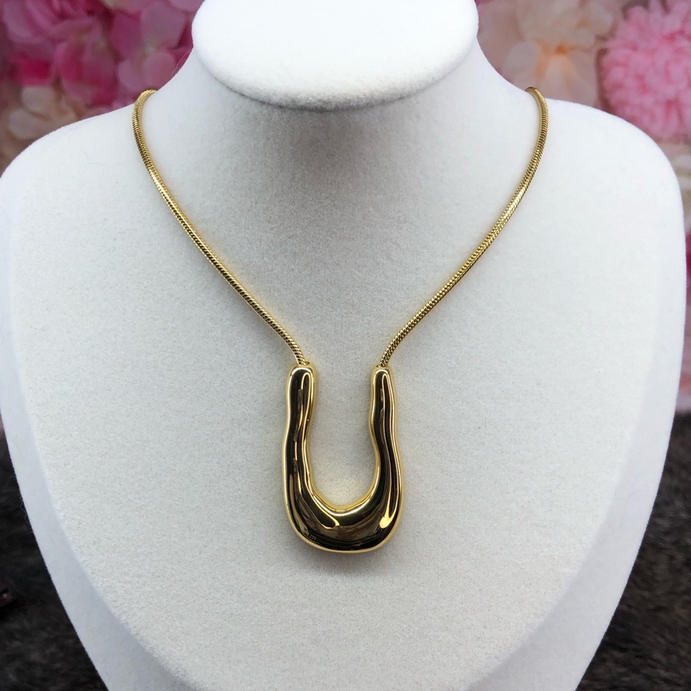 Gold Horseshoe Pendant Necklace